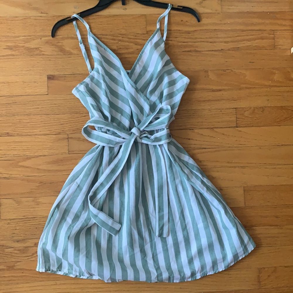 SHEIN Size S Summer Dress Mint Green & White Striped w/ Adjustable‎ Straps & Tie